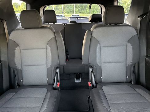 Used 2022 Chevrolet Traverse LT image 33