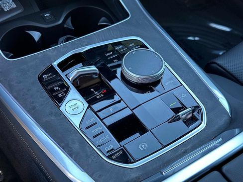 New 2026 BMW X5 xDrive50e w/ Premium Package image 23