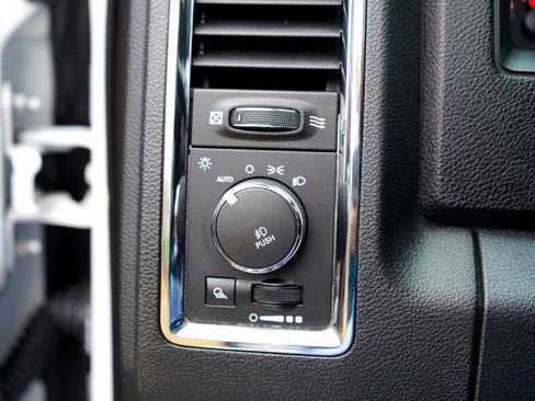 Used 2015 RAM 1500 Laramie w/ Convenience Group image 21