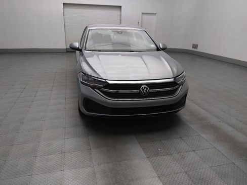 Used 2024 Volkswagen Jetta SE image 14
