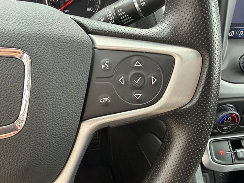 Used 2023 GMC Acadia SLE w/ Driver Convenience Package FWD image 24