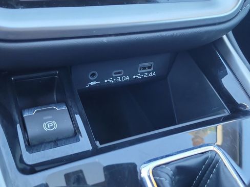 Used 2025 Subaru Outback Premium image 23