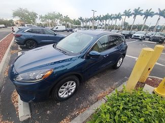 Used 2020 Ford Escape SE video 1