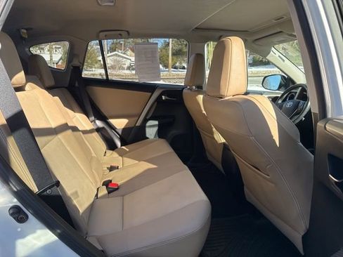 Used 2015 Toyota RAV4 Limited image 19