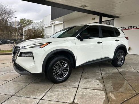 Used 2023 Nissan Rogue S image 1