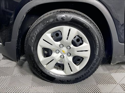 Used 2018 Chevrolet Trax LS FWD image 12