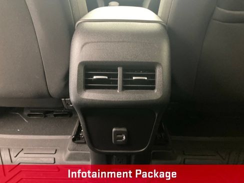 Used 2022 Chevrolet Equinox LT AWD/4WD image 16