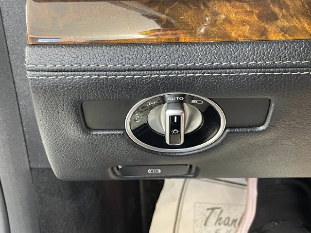 Used 2013 Mercedes-Benz SL 550 image 16