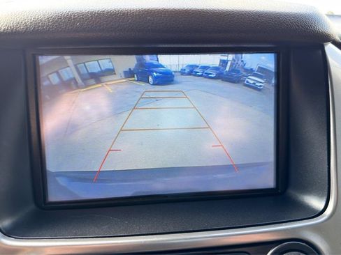 Used 2018 Chevrolet Suburban LT RWD image 30