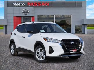 New 2025 Nissan Kicks Play S video 1