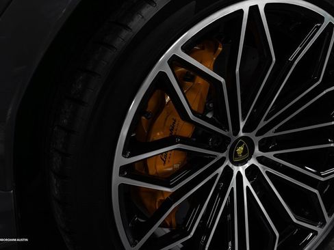 New 2025 Lamborghini Urus SE image 21