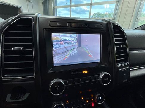 Used 2021 Ford Expedition Max Limited RWD image 16