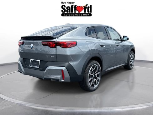 Used 2025 BMW X2 xDrive28i w/ Convenience Package image 9