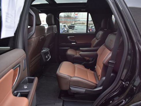 Used 2025 Ford Expedition King Ranch AWD/4WD image 39