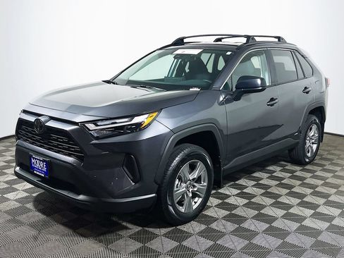 Used 2025 Toyota RAV4 LE AWD/4WD image 3