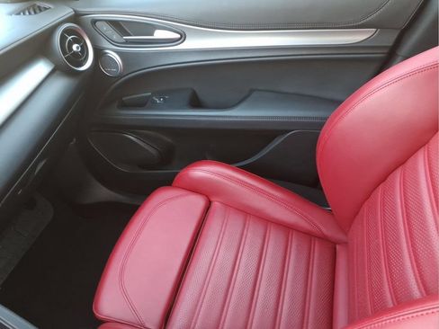 Used 2024 Alfa Romeo Stelvio Veloce AWD/4WD image 28