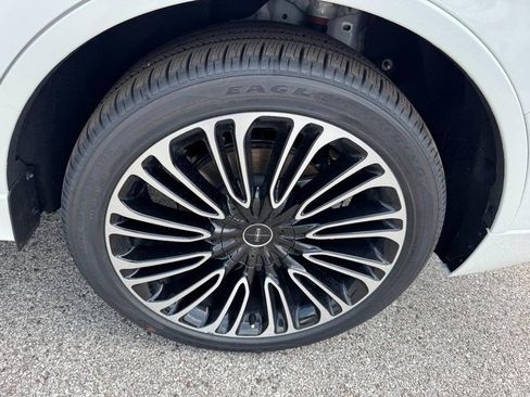 Used 2026 Lincoln Aviator Black Label w/ Dynamic Handling Package AWD/4WD image 27