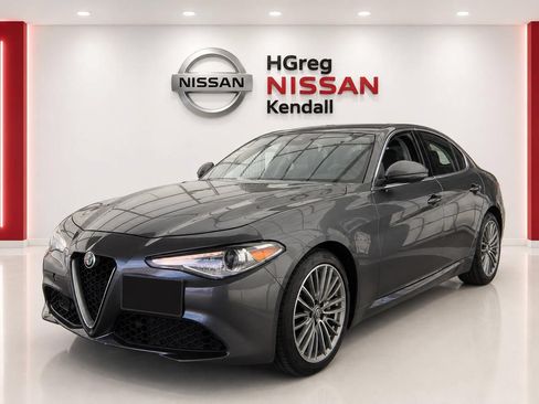 Used 2017 Alfa Romeo Giulia Ti w/ TI Performance Package AWD/4WD image 3