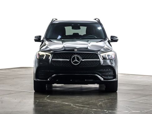 Used 2022 Mercedes-Benz GLE 450 4MATIC w/ AMG Line Exterior image 4