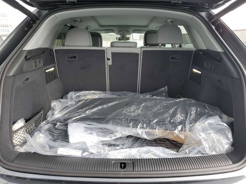 Used 2023 Audi Q5 2.0T Prestige w/ Prestige Package image 31