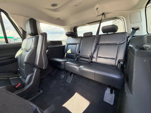 Used 2025 Ford Expedition Platinum AWD/4WD image 12
