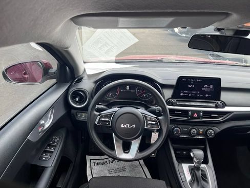 Certified 2024 Kia Forte LXS w/ LXS Technology Package FWD image 19