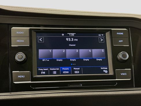 Used 2024 Volkswagen Jetta SE FWD image 21