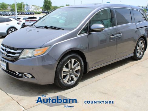 Used 2015 Honda Odyssey Touring Elite image 3