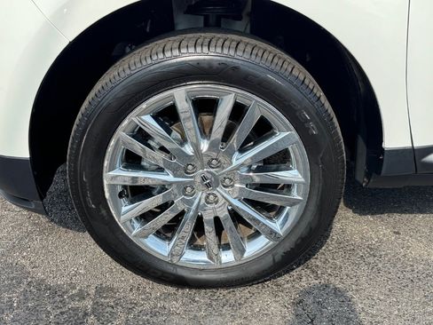 Used 2012 Lincoln MKX AWD image 9