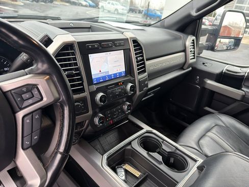 Used 2021 Ford F250 Platinum image 14