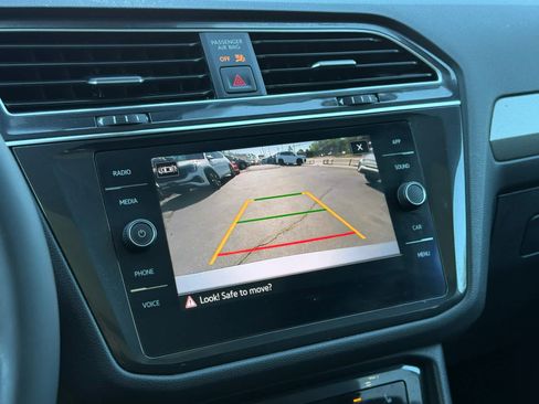 Certified 2022 Volkswagen Tiguan SE AWD/4WD image 18