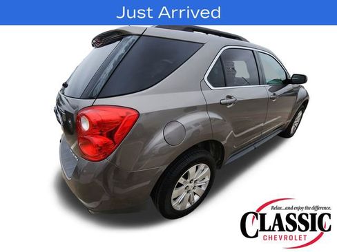 Used 2010 Chevrolet Equinox LT FWD image 4