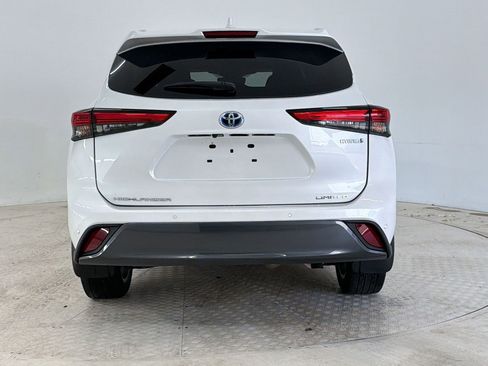 Used 2022 Toyota Highlander Limited AWD/4WD image 10
