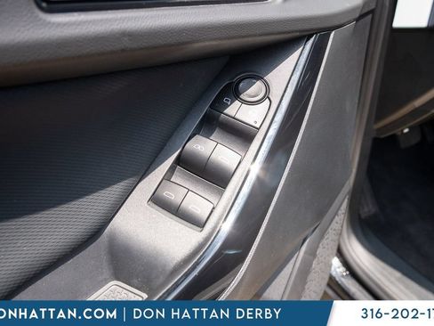 Used 2025 Chevrolet Equinox LT FWD image 18
