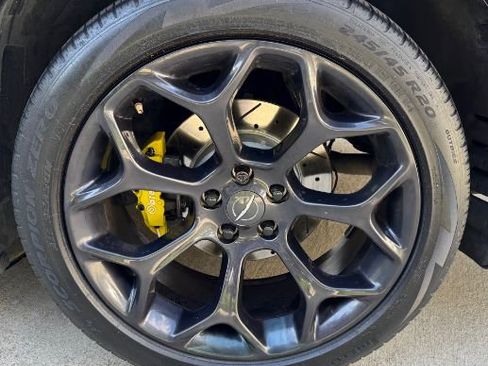 Used 2019 Chrysler 300 S image 22