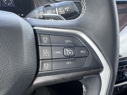 Used 2023 Jeep Grand Cherokee Limited w/ Trailer Tow Prep Group (B) image 18