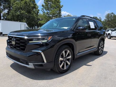 Used 2024 Honda Pilot Elite image 8