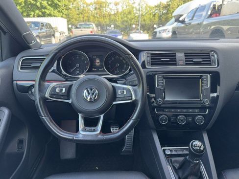 Used 2017 Volkswagen Jetta GLI FWD image 29