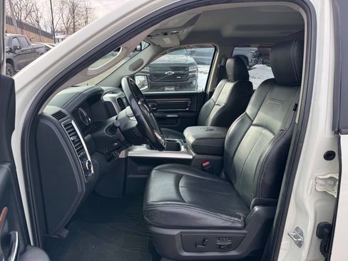 Used 2018 RAM 1500 Laramie w/ Convenience Group image 11