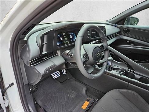 New 2026 Hyundai Elantra SEL Sport FWD image 3