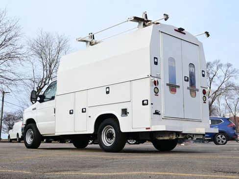 Used 2017 Ford E-350 and Econoline 350 Super Duty w/ Power Windows & Locks Group image 29