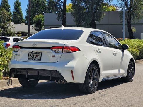 Used 2024 Toyota Corolla SE FWD image 4