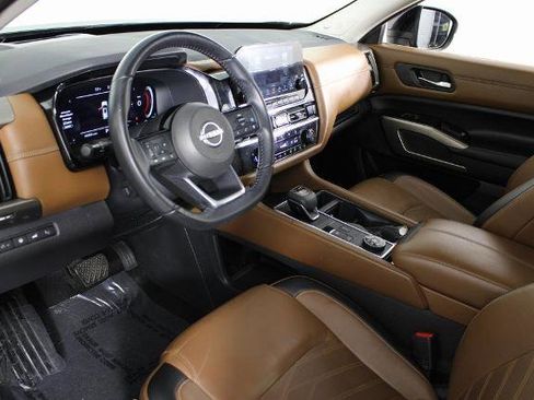 Certified 2023 Nissan Pathfinder Platinum image 16