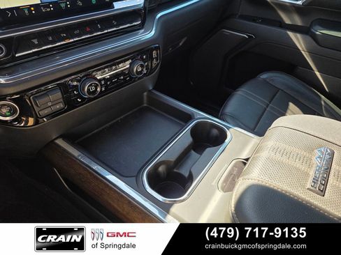 Used 2024 Chevrolet Silverado 2500 High Country w/ High Country Premium Package AWD/4WD image 18