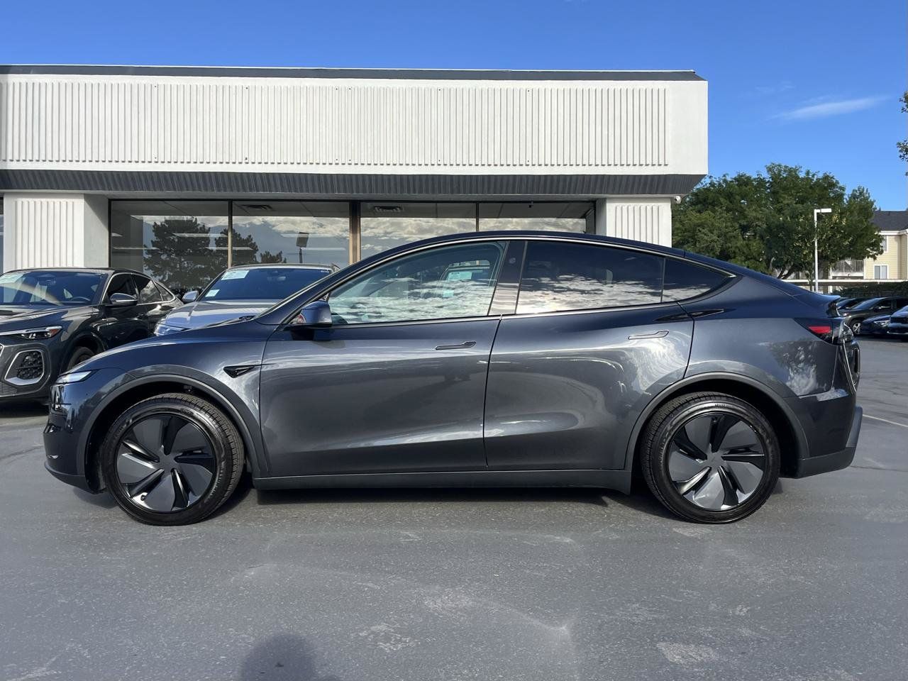 Used 2026 Tesla Model Y Long Range RWD image 28