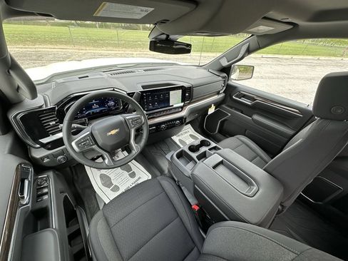 New 2025 Chevrolet Silverado 1500 LT image 17