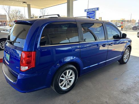 Used 2020 Dodge Grand Caravan SXT image 22