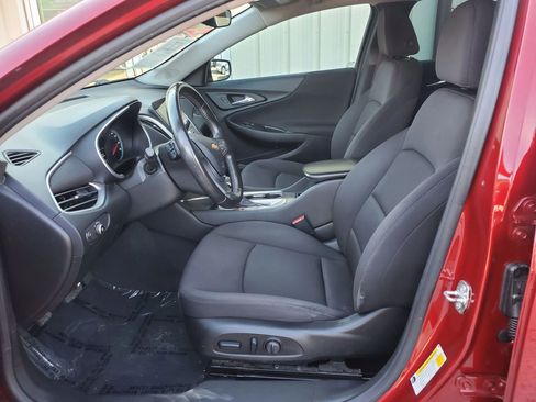 Used 2021 Chevrolet Malibu RS image 25