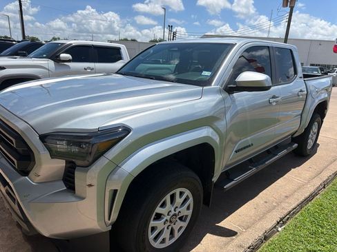 Used 2024 Toyota Tacoma SR5 RWD image 4