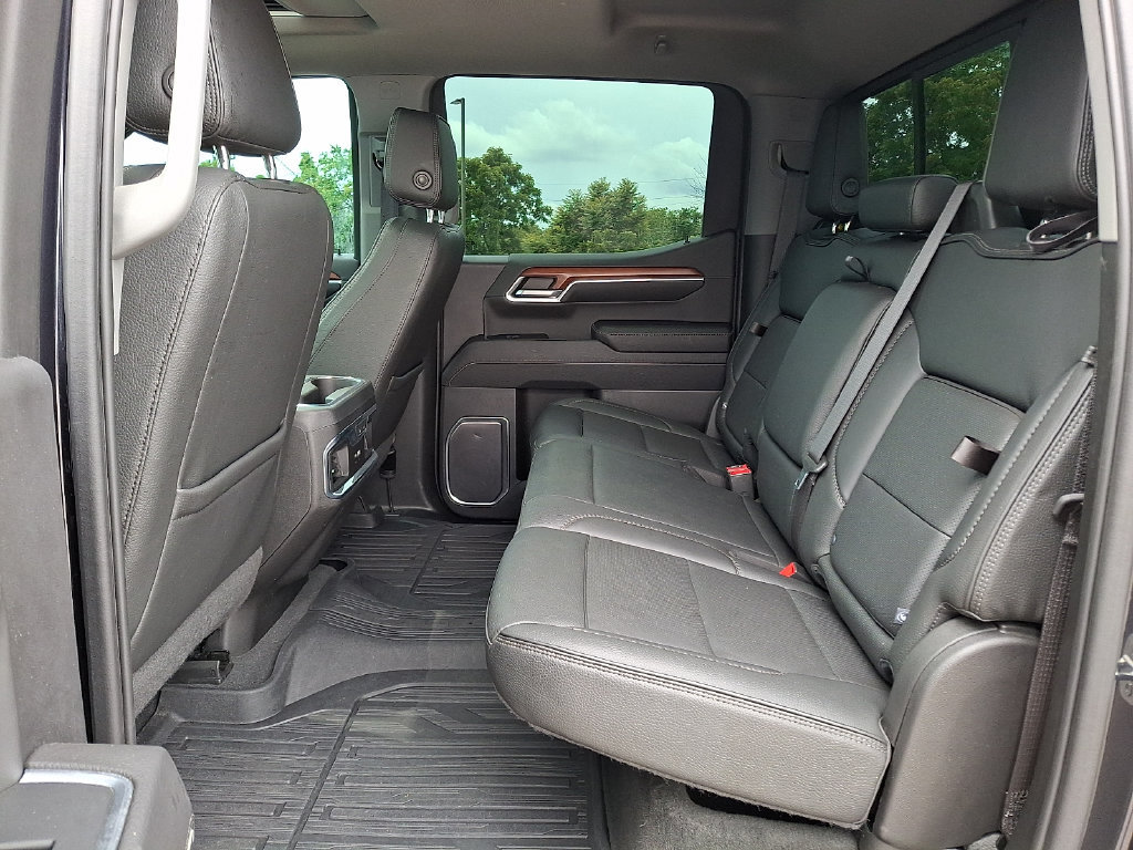 Used 2023 GMC Sierra 1500 Denali w/ Denali Reserve Package AWD/4WD image 13